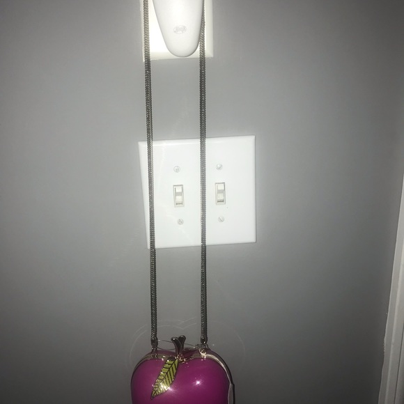 Kate Spade far from the tree apple handbag - Picture 2 of 4